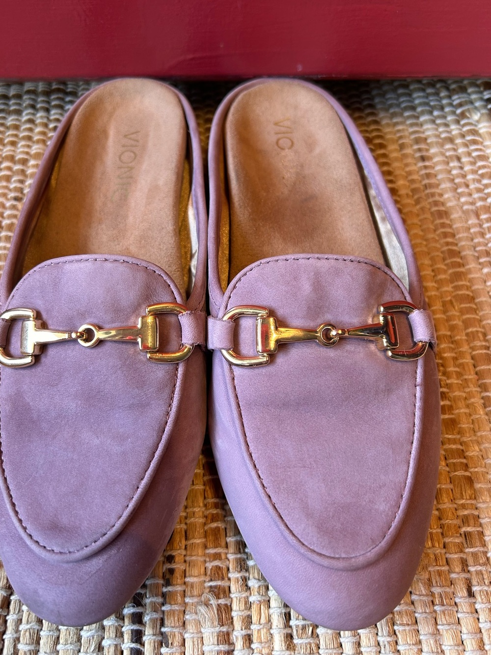 VIONIC s6 “Adeline”Lavender Suede Horsebit Mules with Gold Hardware-look NEW